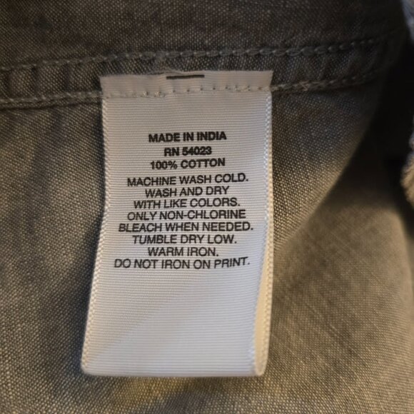 GAP 1969 DISTRESSED GREY WOMENS DENIM BUTTON UP SHIRT LONG SLEEVE SIZE MEDIUM - Picture 6 of 7